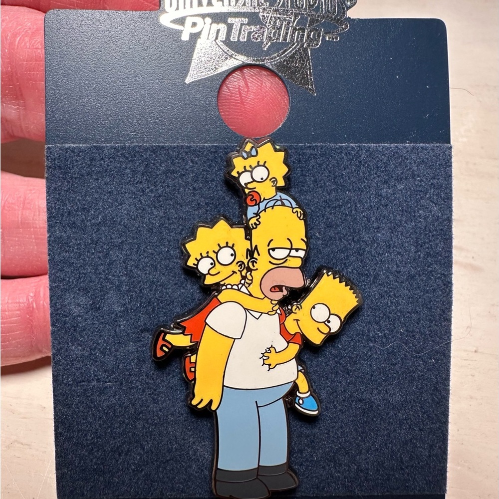 Simpsons Family Enamel Pin